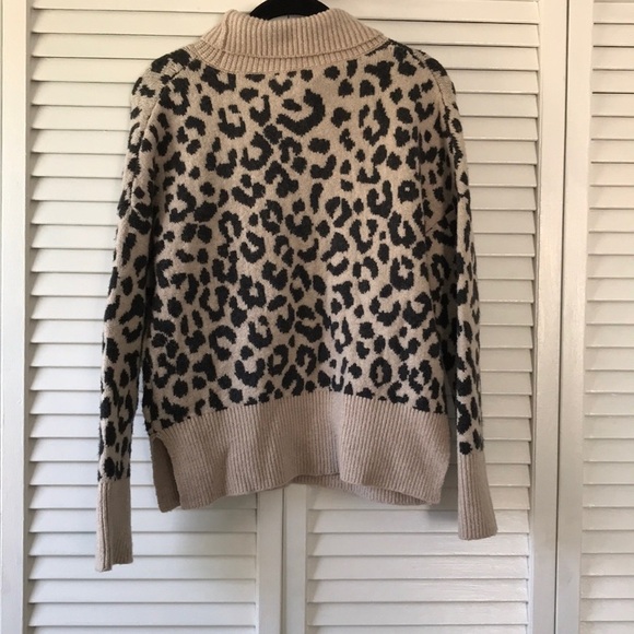 YET AGAIN Y Cheetah Print Sweater Size XS - Picture 5 of 7